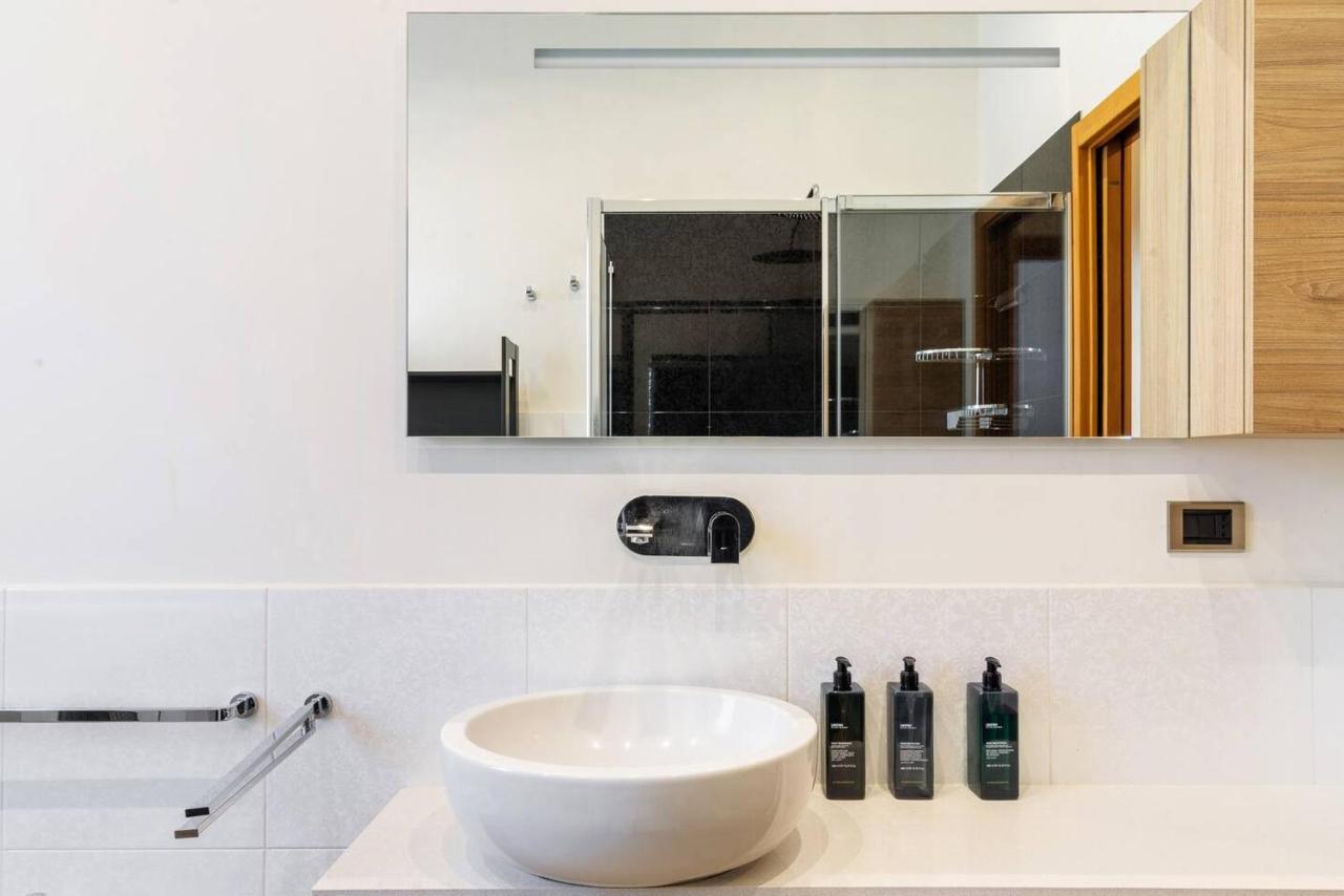 Colored And Spacious Flat Close To Navigli By Easylife Milan Exterior photo